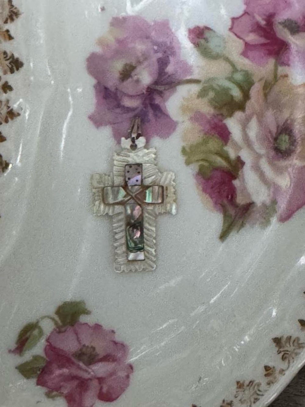 Vintage Mother of Pearl Cross Pendant - Iridescent White